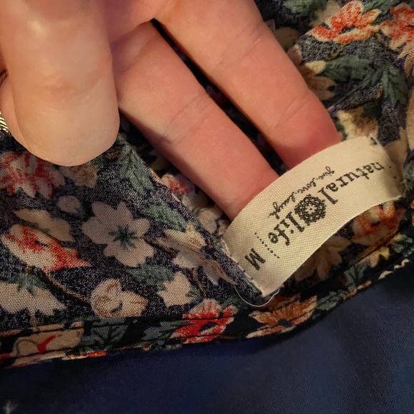 Natural life Collette Tiered Maxi Dress - Mixed Black Floral size M gently used - Picture 6 of 7